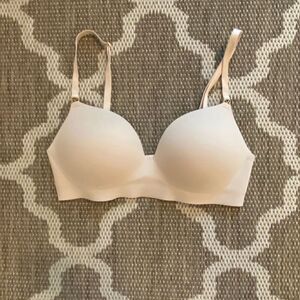 Victoria’s Secret bra padded no wire bra size 34D